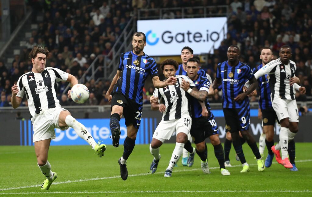 Juventus-Inter, si accende subito la sfida! Fuori allo stadio compaiono...5 pere