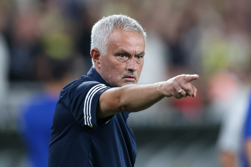 Fenerbahce, che risposta del presidente a Mou: "Abbiamo sbagliato a prenderlo, ha peggiorato i nostri giocatori"