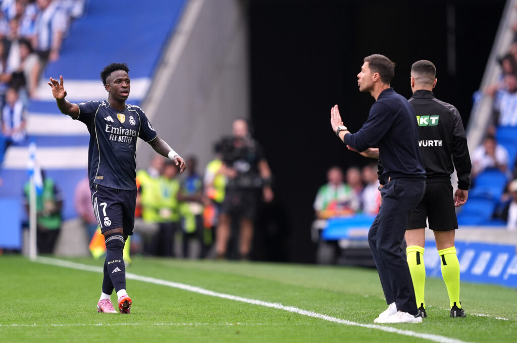 Real, Xabi Alonso su Vinicius: "Rumors di mercato? Sono felice con lui, deve lavorare duro"