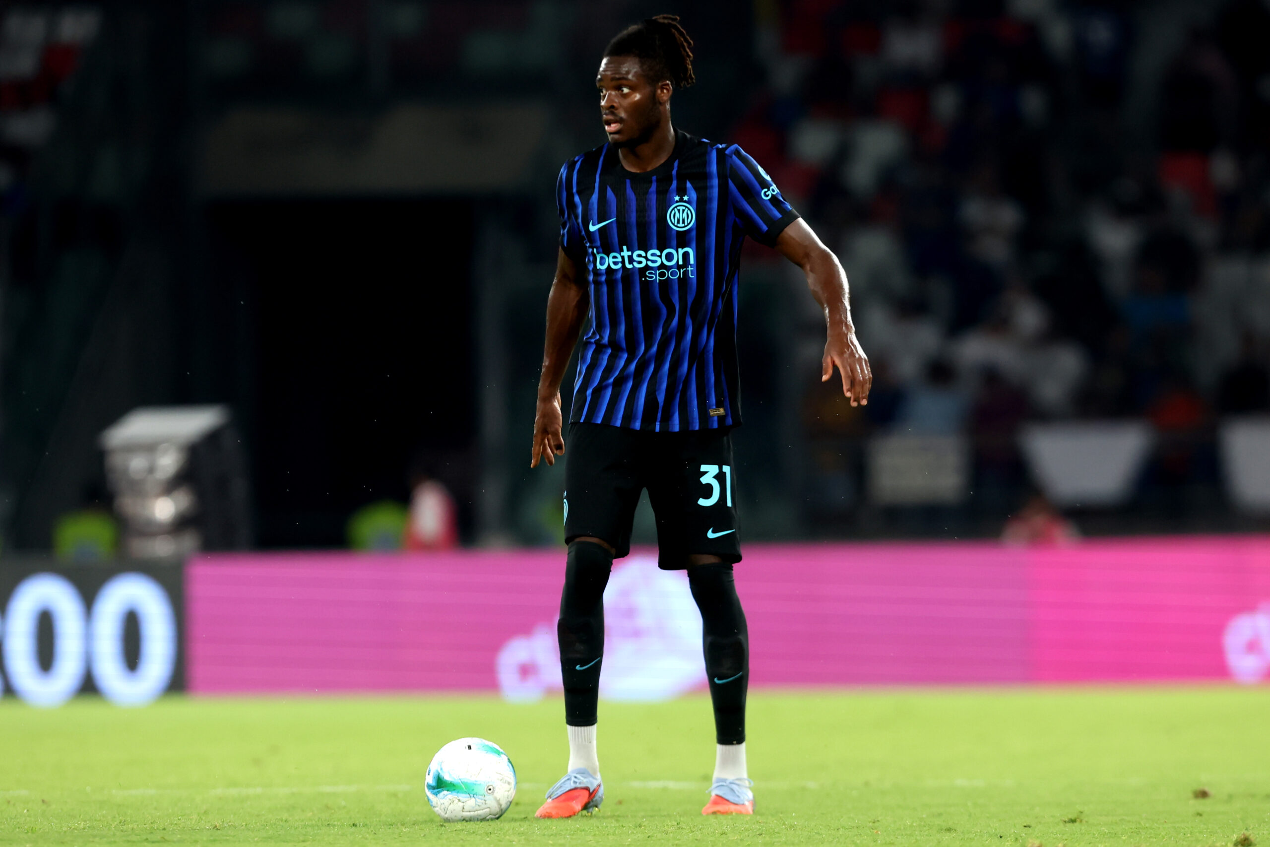 Inter, Bisseck vuole esserci al Mondiale e valuta l'addio a gennaio: la richiesta dei nerazzurri