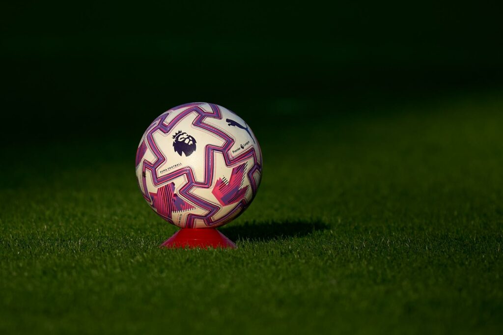 Shock in Premier, svelato il calciatore minacciato con la pistola: è un ex Serie A