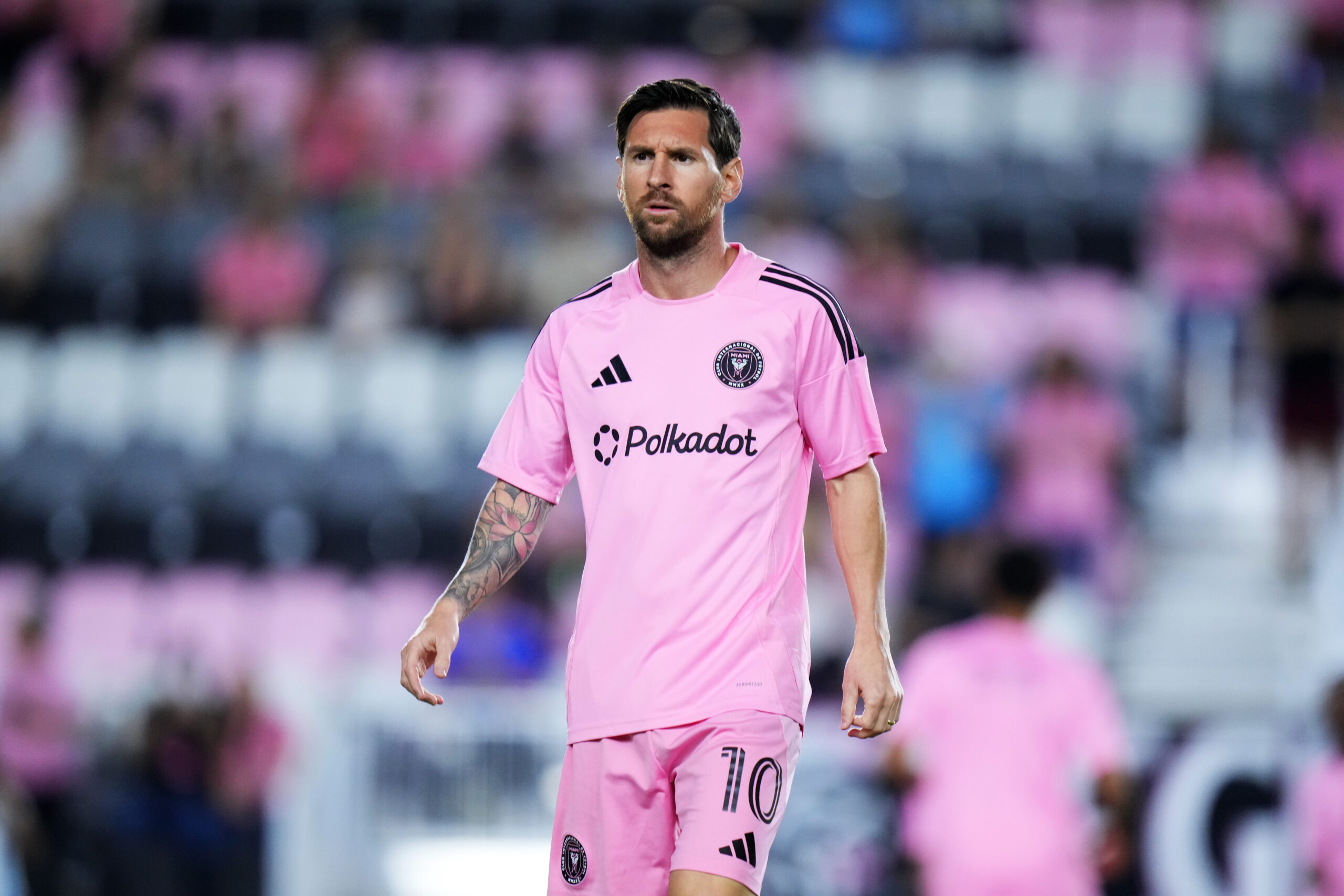 Messi in prestito al Barcellona? Laporta infrange il sogno: "Scenario irrealistico"