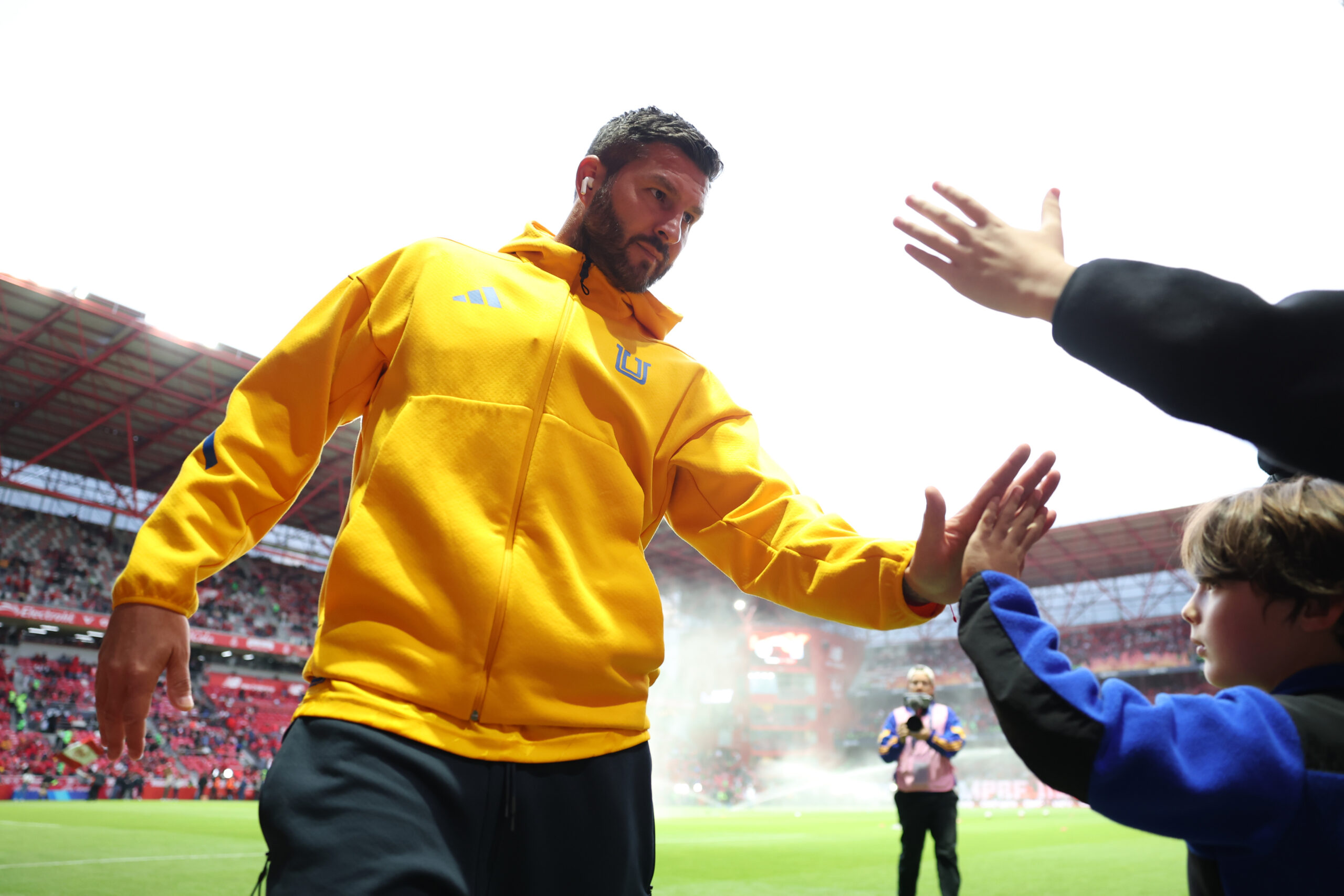 Perde la finale di campionato e viene colpito da dei tifosi in panchina: chiusura di carriera amara per Gignac