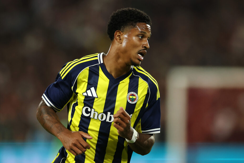 Roma, nuovo nome per la difesa: piace l'ex Parma Oosterwolde