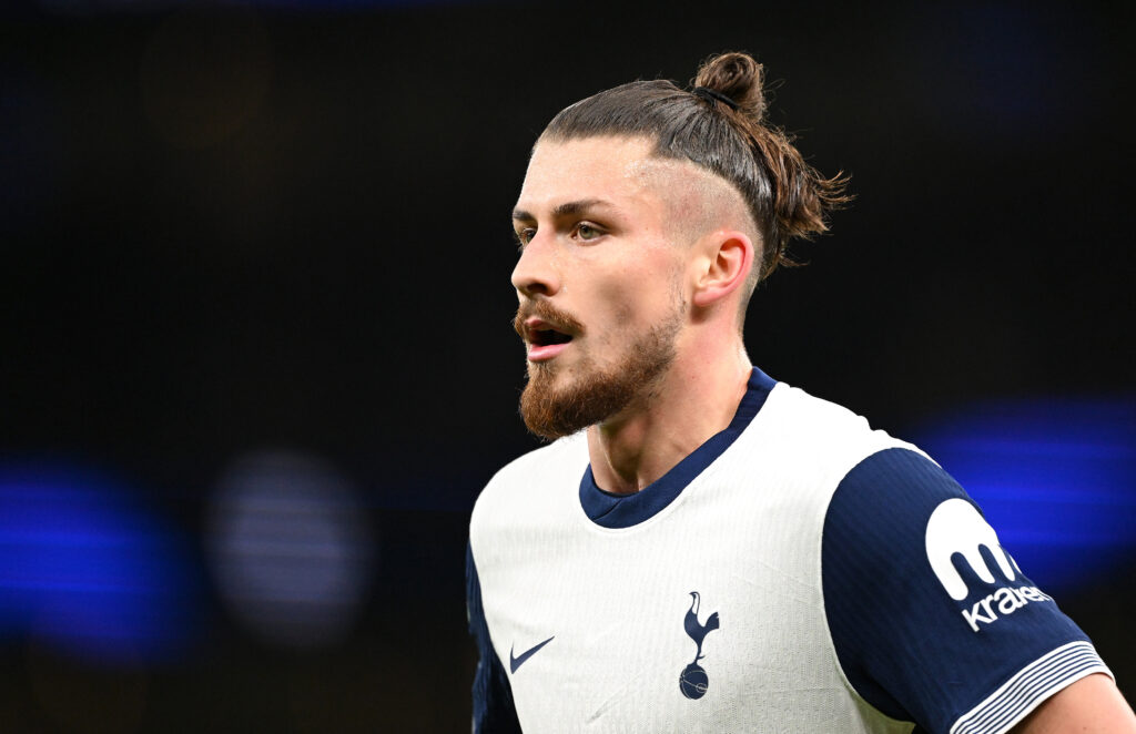 Roma, si studia l'offerta per Dragusin: la formula