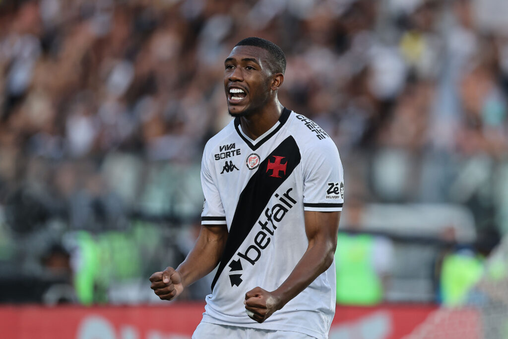 Lazio, anche Cancellieri verso la Premier: piace il talento Rayan per sostituirlo