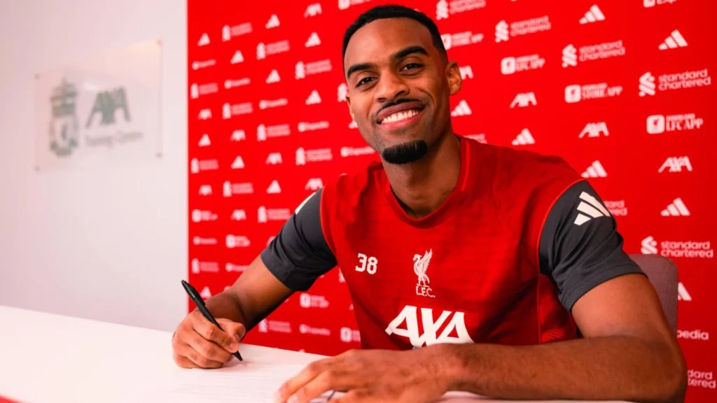 Liverpool, Gravenberch rinnova il suo contratto fino al 2032: i dettagli