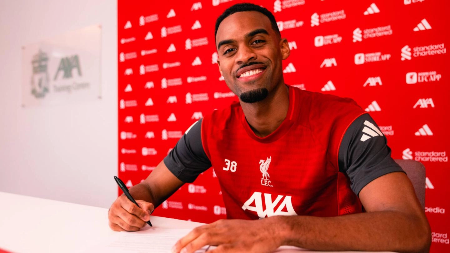 Liverpool, Gravenberch rinnova il suo contratto fino al 2032: i dettagli