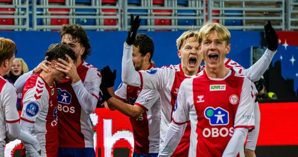 Norvegia, spettacolo insolito in Eliteserien: il KFUM ha gli spogliatoi... lontano dal campo!