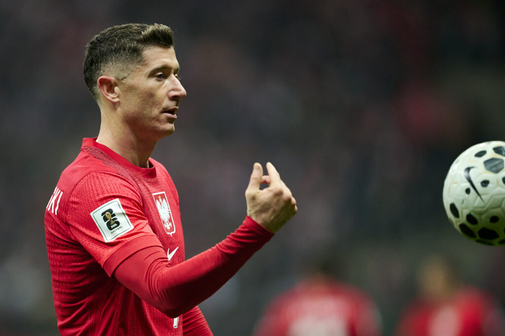 Juventus, blitz in Polonia per Lewandowski! Sogno attacco stellare con Vlahovic e Kolo Muani