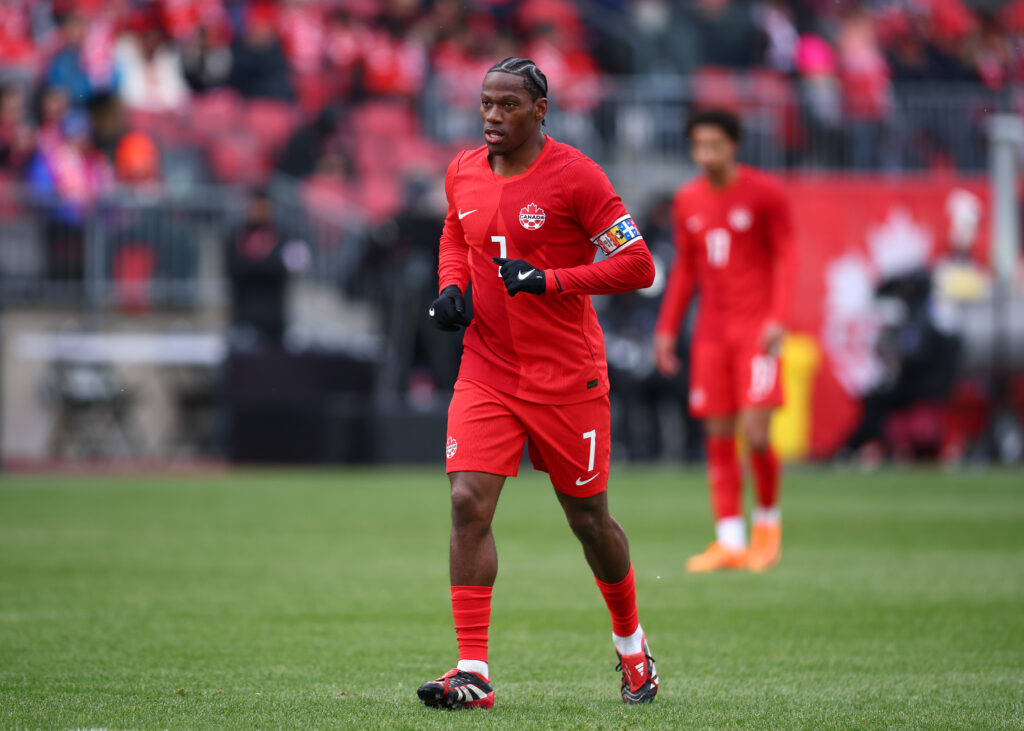 Italia fuori dal Mondiale, il Canada si prende Little Italy: in centinaia per scambiare la maglia azzurra