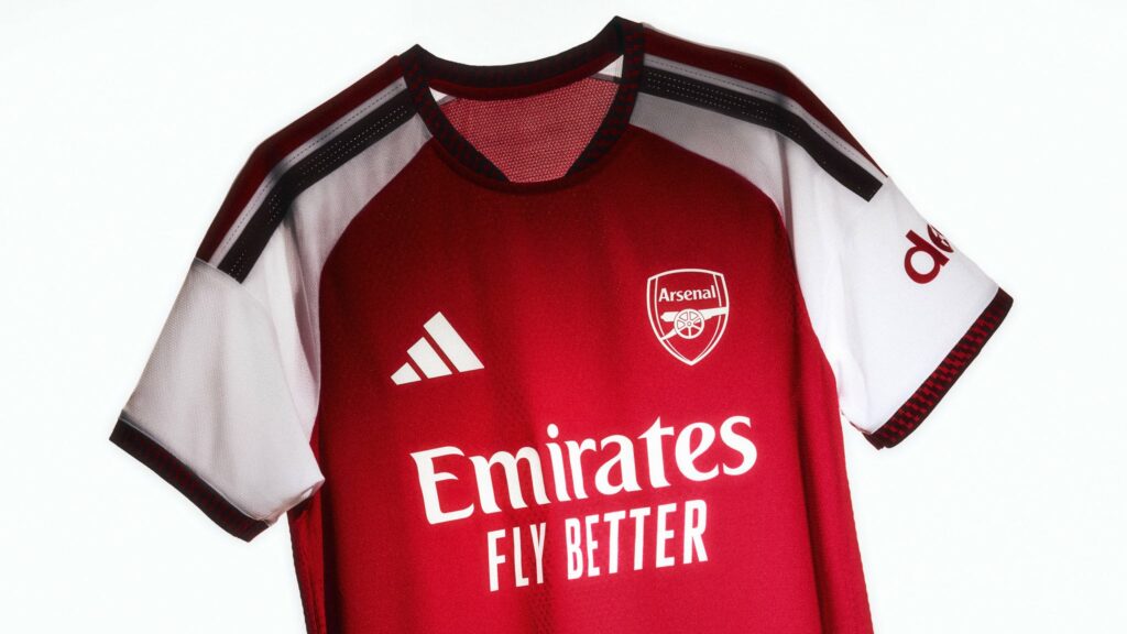 Arsenal, l'Home Kit 26/27 omaggia l'Emirates Stadium! Il video
