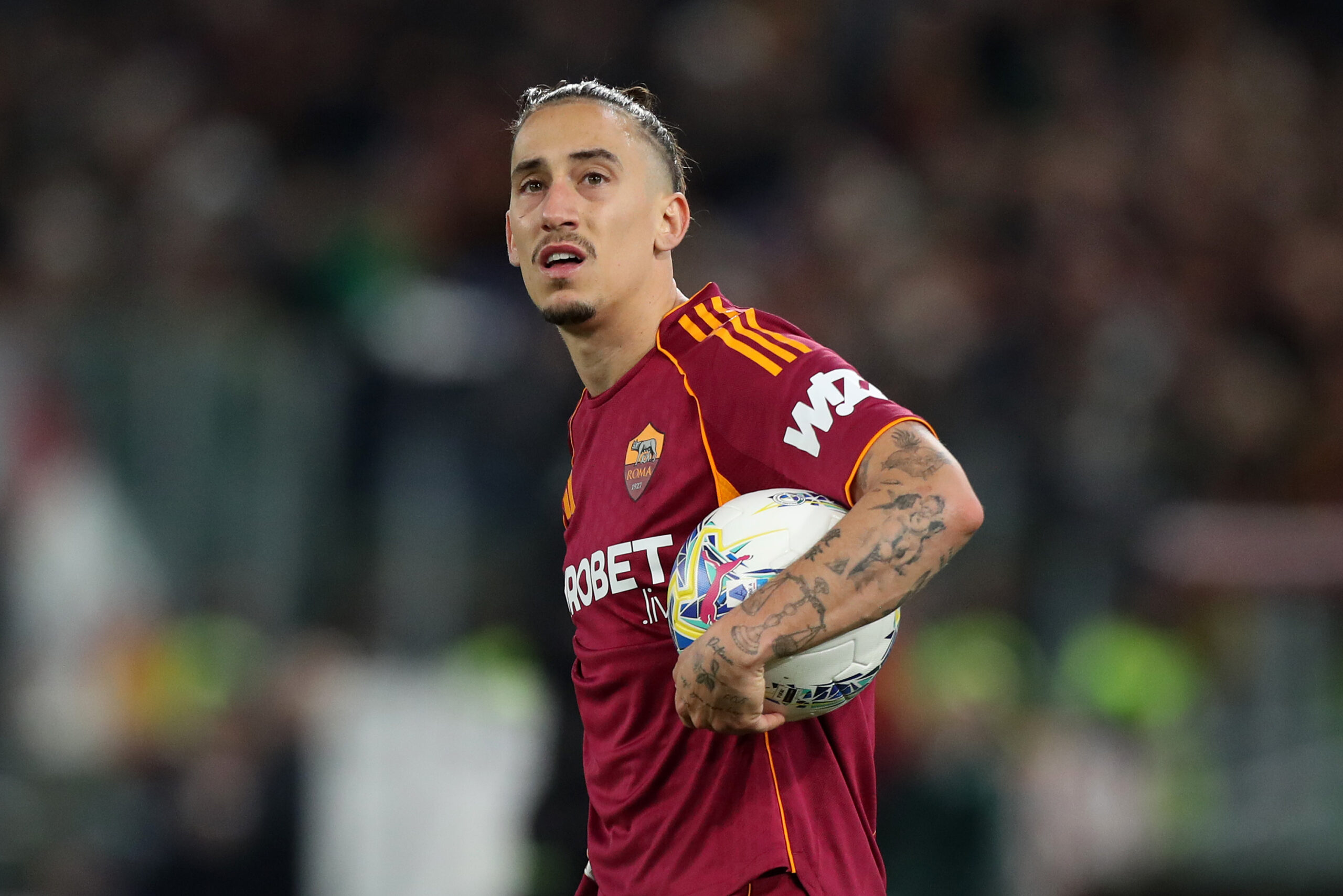 Roma, Slot ufficializza l'addio di Tsimikas: "Tornerà qui, è lui l'erede di Robertson!"