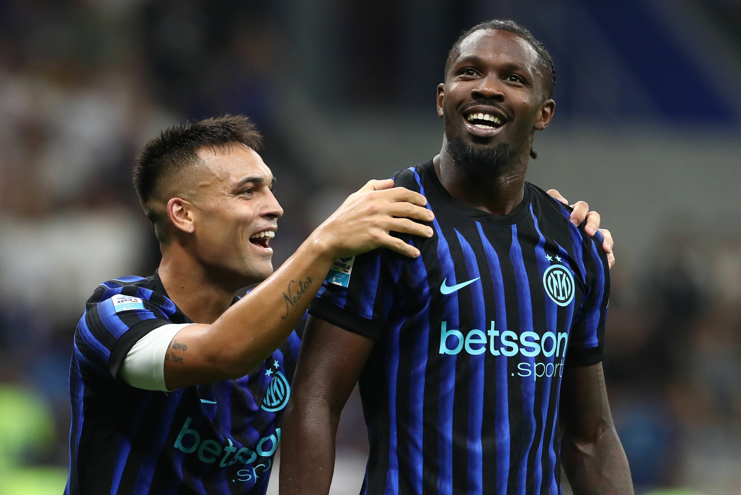 Inter, senti Lautaro: "Non ho intenzione di lasciare, resta anche Thuram!" E il francese: "Non ho un contratto lungo..."