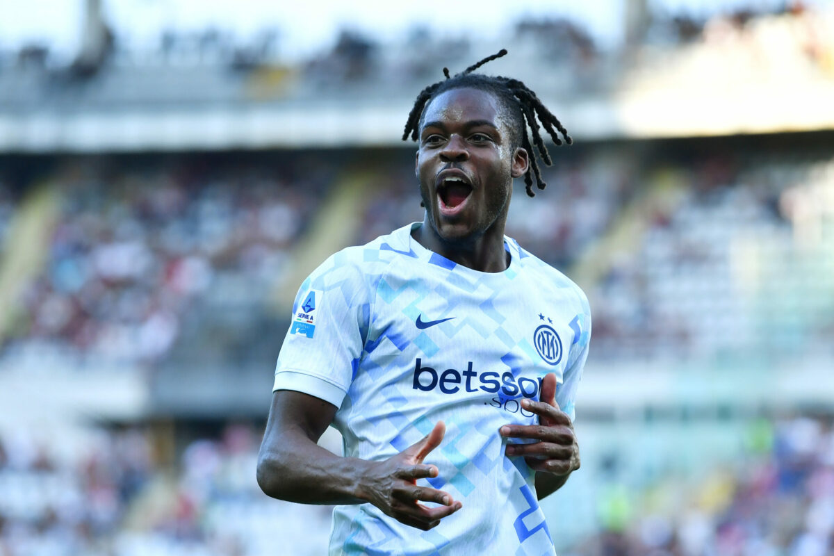 Inter, sarà rivoluzione in difesa! Bayern su Bisseck, idea coppia Solet-Muharemovic