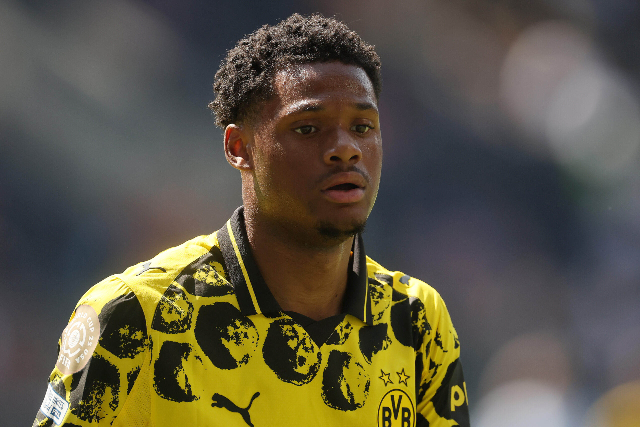 Dortmund, il 2006 Duranville lascia a titolo definitivo: c'è l'accordo col Lione