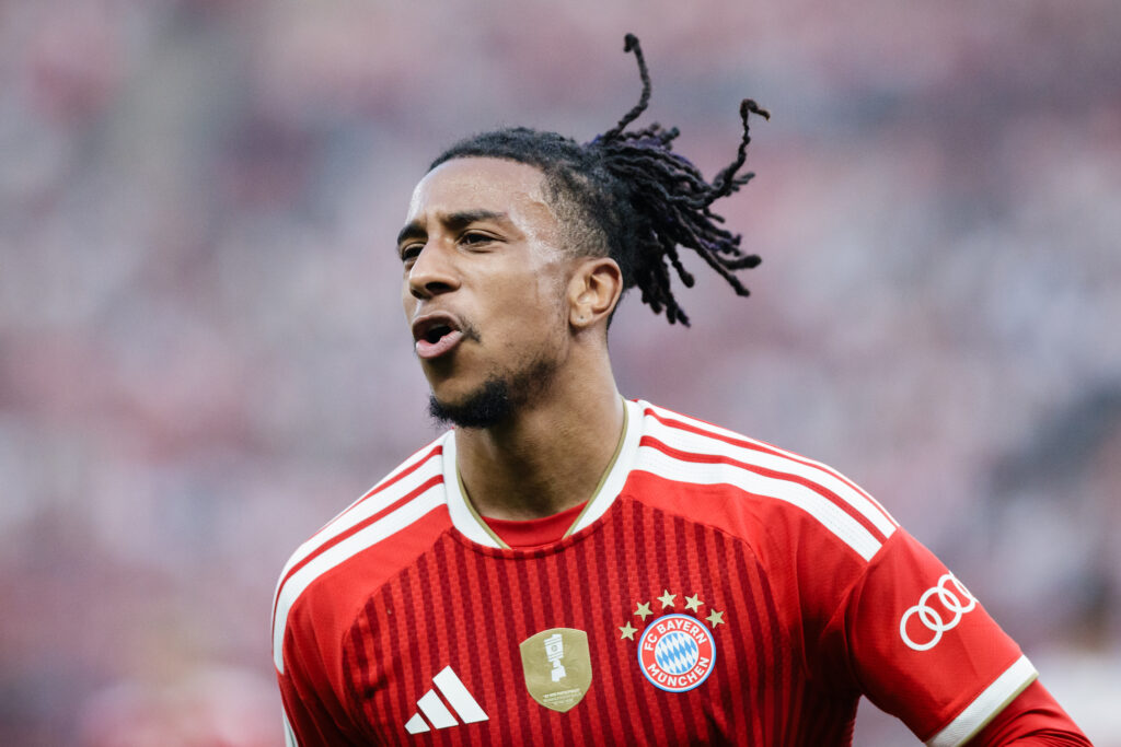 Olise al Real Madrid? Macché, il Bayern vuole blindarlo: colloqui per il rinnovo, lo stipendio è monstre
