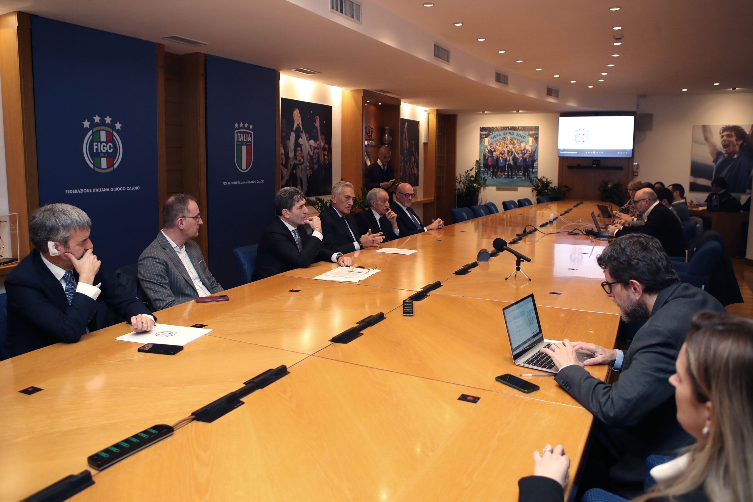 La FIGC risponde alla "battuta" di Infantino: "Uscita infelice e caduta di stile. Il calcio insegna il rispetto!"